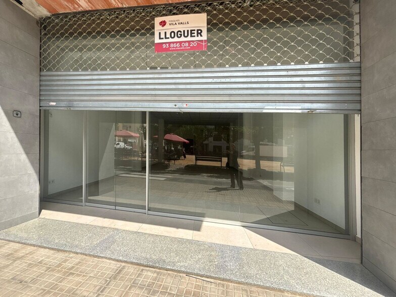 Commerce de détail dans Sant Feliu de Codines, Barcelona à louer - Photo du bâtiment - Image 2 de 2