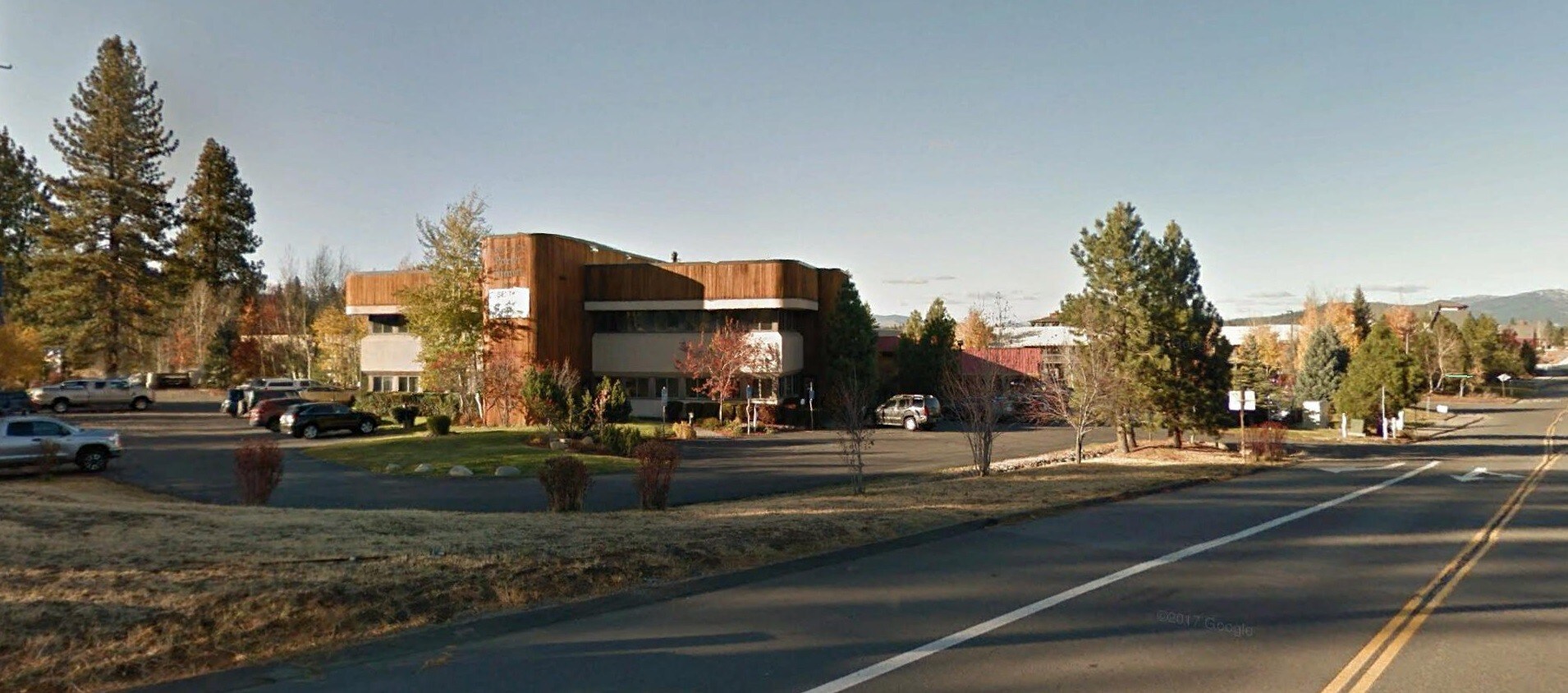 40200 Truckee Airport Rd, Truckee, CA for lease Primary Photo- Image 1 of 29