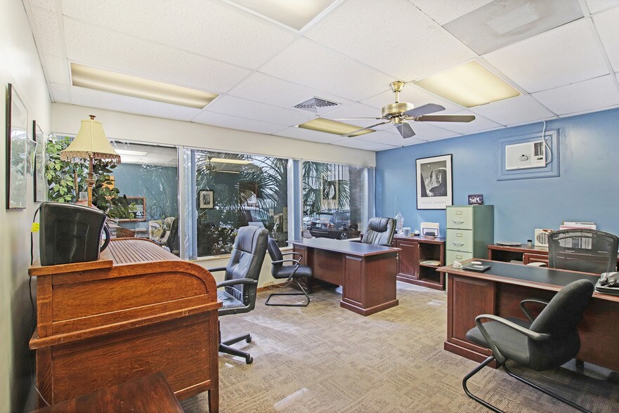 710 1st Ave SW, Largo, FL à louer - Photo intérieure - Image 3 de 27
