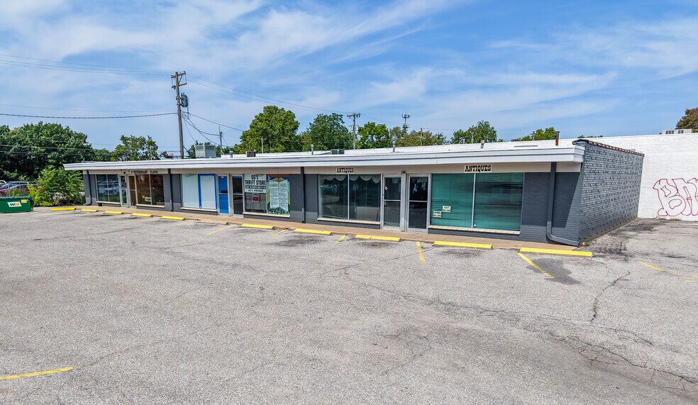 415 S Hydraulic St, Wichita, KS à vendre - Photo du bâtiment - Image 3 de 14