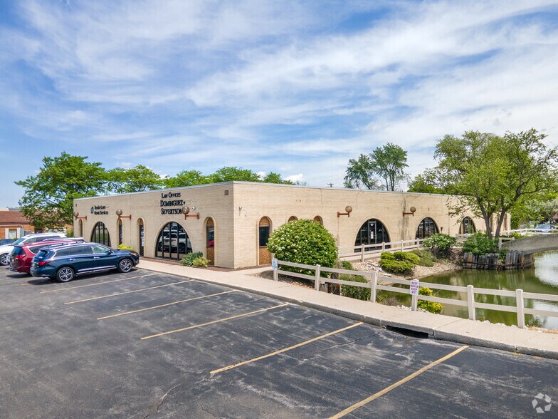 7895 Broadway St, Merrillville, IN à louer - Photo du bâtiment - Image 2 de 9