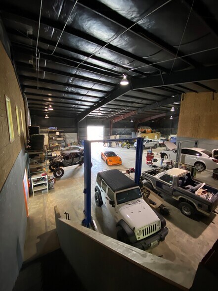 612 Spring Cypress Rd, Spring, TX à vendre - Photo intérieure - Image 3 de 5