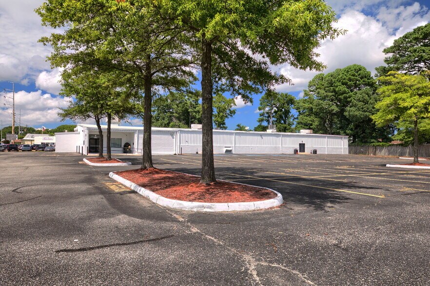 227 E Mercury Blvd, Hampton, VA à vendre - Photo principale - Image 2 de 33