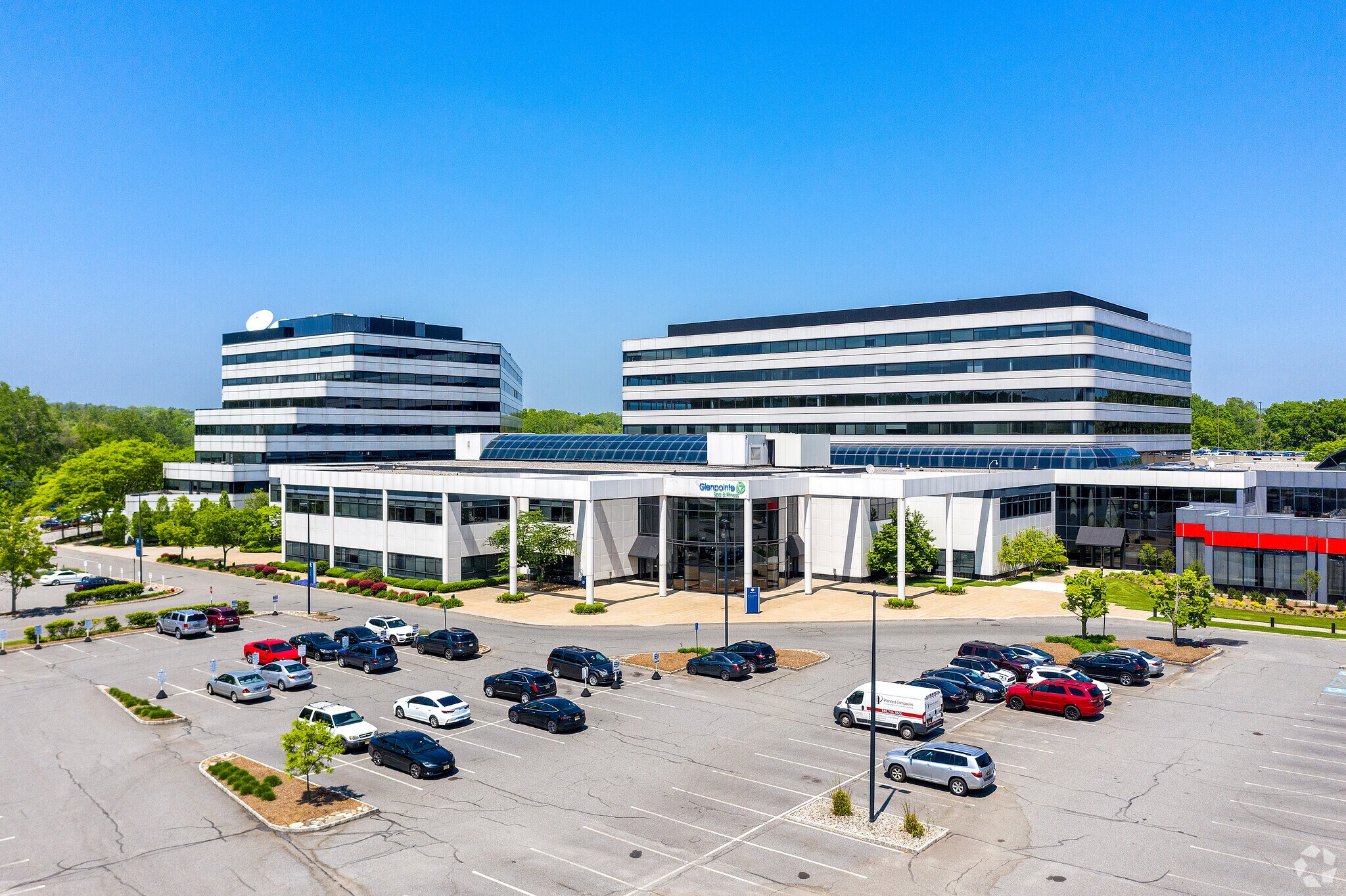 300 Frank W Burr Blvd, Teaneck, NJ à louer Photo principale- Image 1 de 16