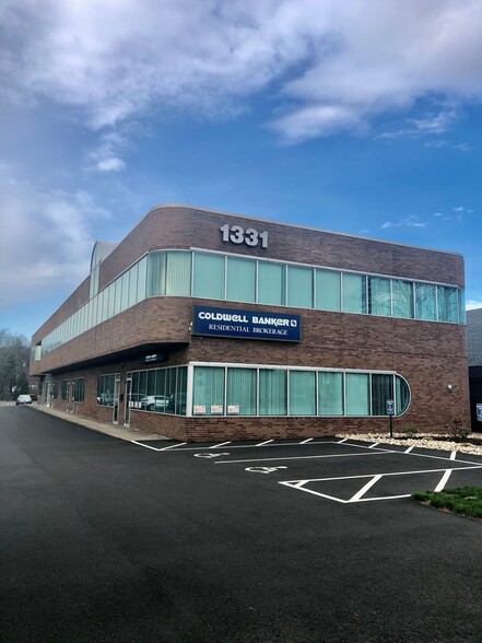 1331 Silas Deane Hwy, Wethersfield, CT for lease - Building Photo - Image 2 of 2