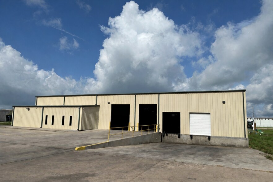34294 Sunset Ln, Brookshire, TX à vendre - Photo du bâtiment - Image 3 de 9