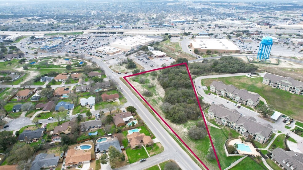 Athenian Dr, Universal City, TX à vendre - Photo du bâtiment - Image 2 de 10