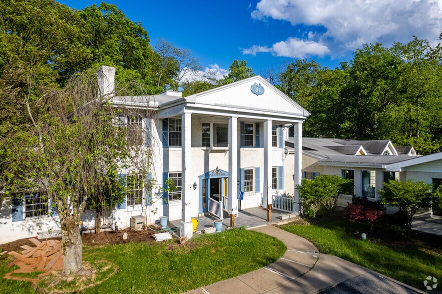 5347 Brightwood Rd, Bethel Park, PA à vendre - Photo principale - Image 1 de 1