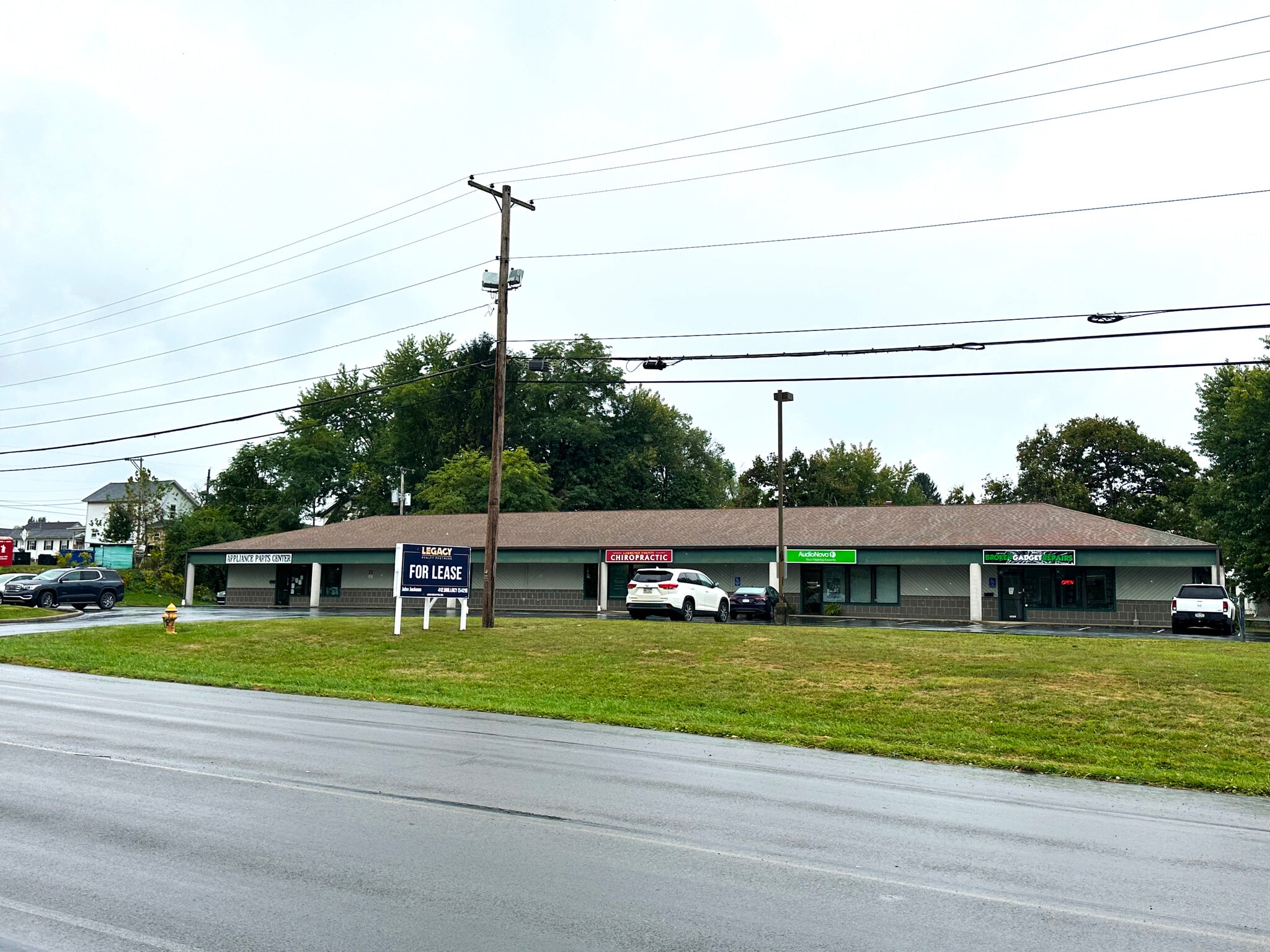2022 E Washington St, New Castle, PA for lease Building Photo- Image 1 of 3