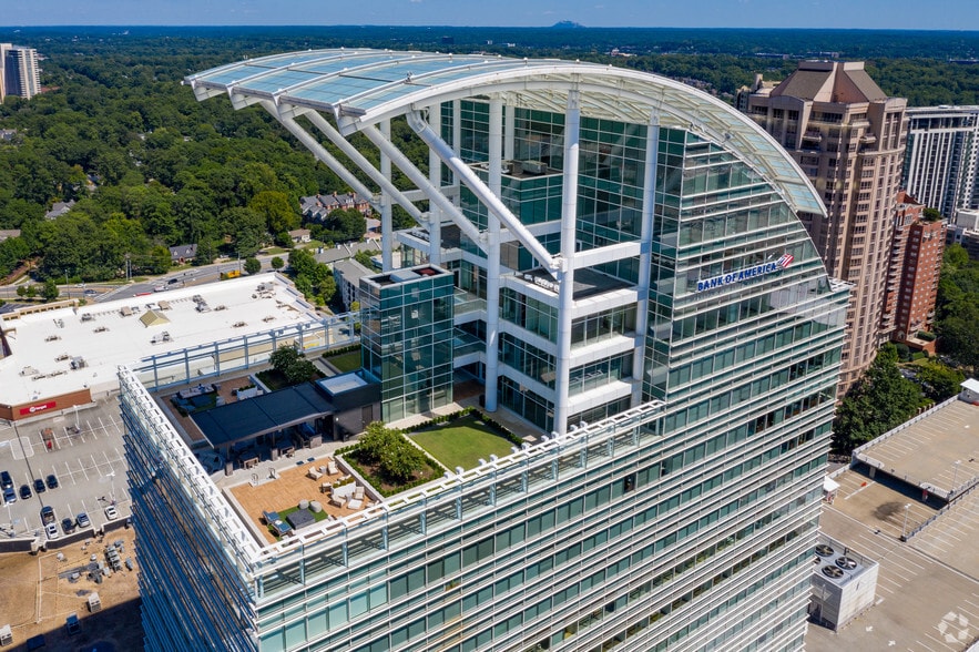 3455 Peachtree Rd NE, Atlanta, GA à louer - Photo du bâtiment - Image 3 de 11