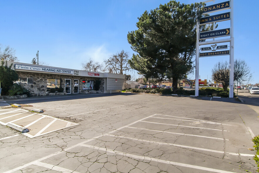 750 Colusa Ave, Yuba City, CA for lease - Building Photo - Image 2 of 8