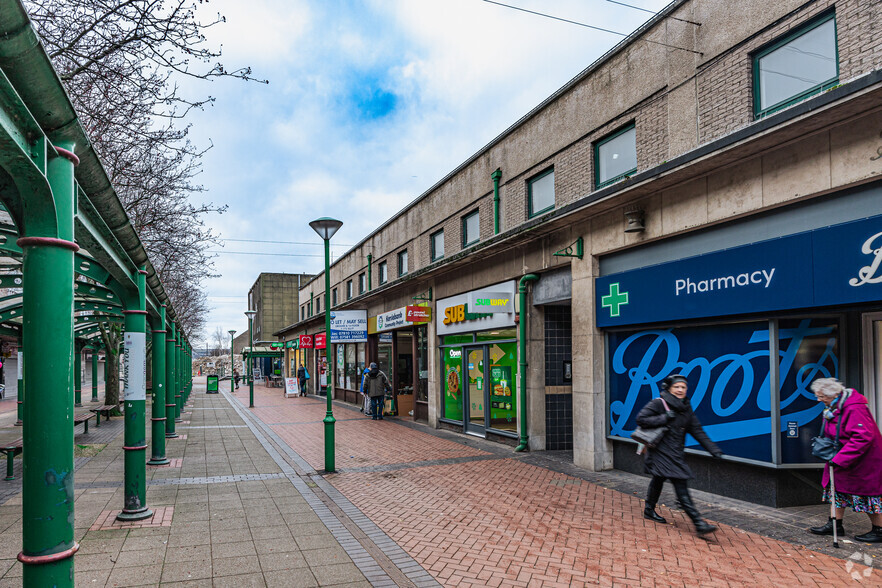 42-48 La Porte Precinct, Grangemouth à vendre - Photo principale - Image 1 de 3