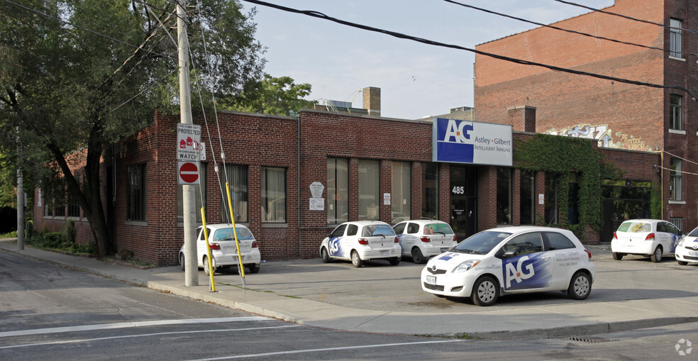 485 Wellington St, Toronto, ON for lease - Primary Photo - Image 1 of 2