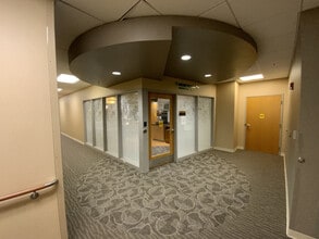 4126 N Holland Sylvania Rd, Toledo, OH for lease Interior Photo- Image 1 of 8