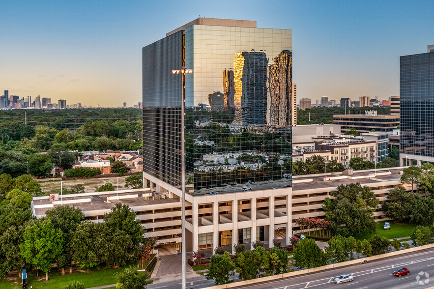 1233 West Loop S, Houston, TX à louer - Photo du bâtiment - Image 3 de 38