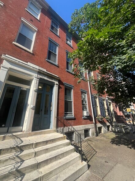 1128 Spruce St, Philadelphia, PA à vendre - Photo du bâtiment - Image 1 de 9