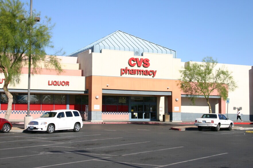 2755-2885 S Nellis Blvd, Las Vegas, NV à louer - Photo du bâtiment - Image 2 de 2
