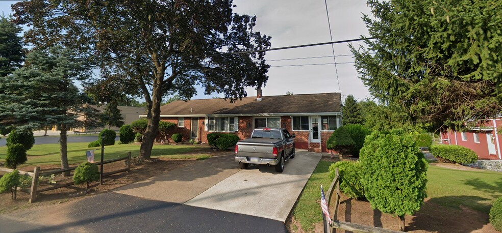 669 Gaumer Rd, New Cumberland, PA à vendre - Photo du bâtiment - Image 3 de 7