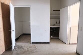 2521-2525 N Grand Ave, Santa Ana, CA for lease Interior Photo- Image 2 of 7