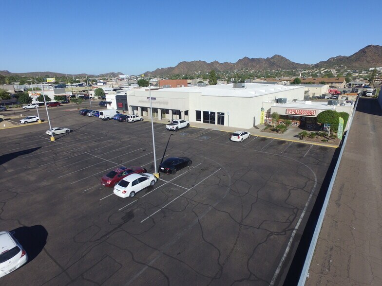8935 N 7th St, Phoenix, AZ à louer - Photo du bâtiment - Image 1 de 3