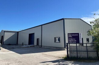 Plus de détails pour 6 Victory Rd, Westbury - Industriel à louer