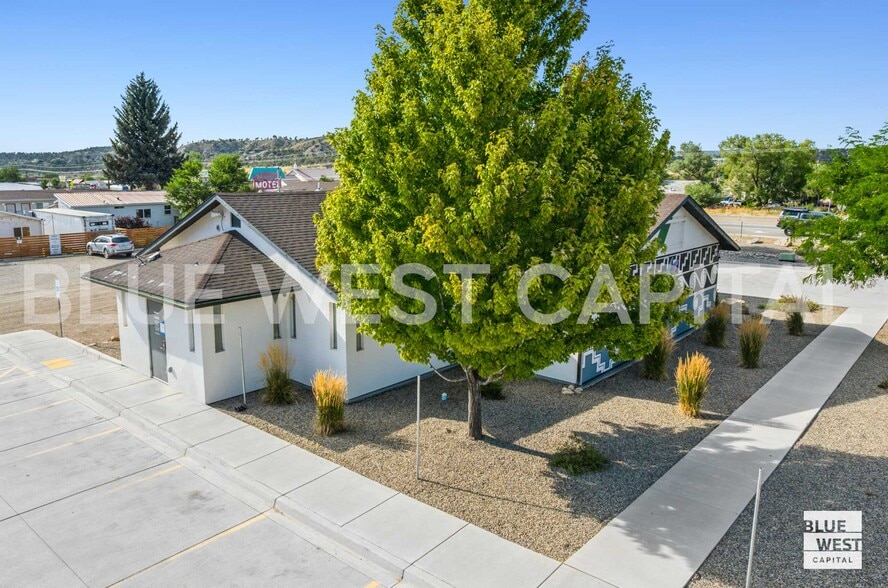 101 Railroad Ave, Mancos, CO à vendre - Photo du bâtiment - Image 2 de 5