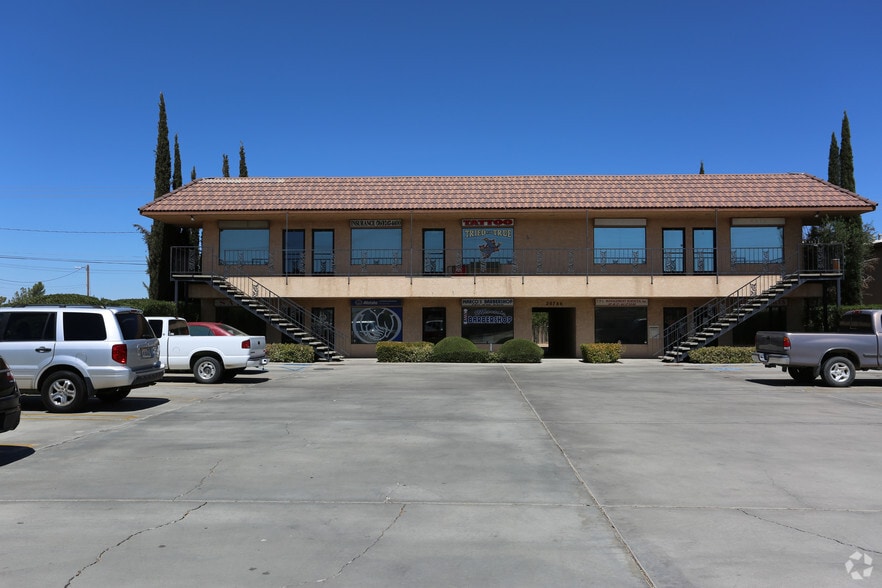 20786 Bear Valley Rd, Apple Valley, CA for lease - Primary Photo - Image 1 of 10
