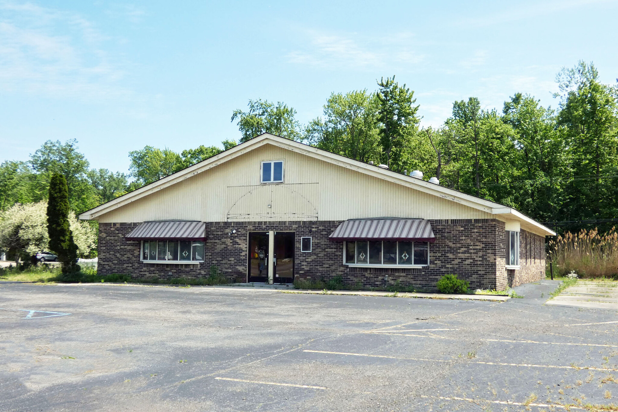 8905 Macomb St, Grosse Ile, MI for lease Building Photo- Image 1 of 2