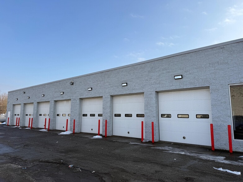 4635 Northfield Rd, Cleveland, OH for lease - Building Photo - Image 2 of 23