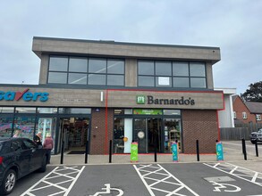 High St, Newport à louer Photo du bâtiment- Image 2 de 3