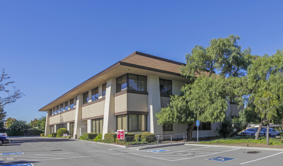 1021 S Wolfe Rd, Sunnyvale, CA à louer - Photo du bâtiment - Image 1 de 2