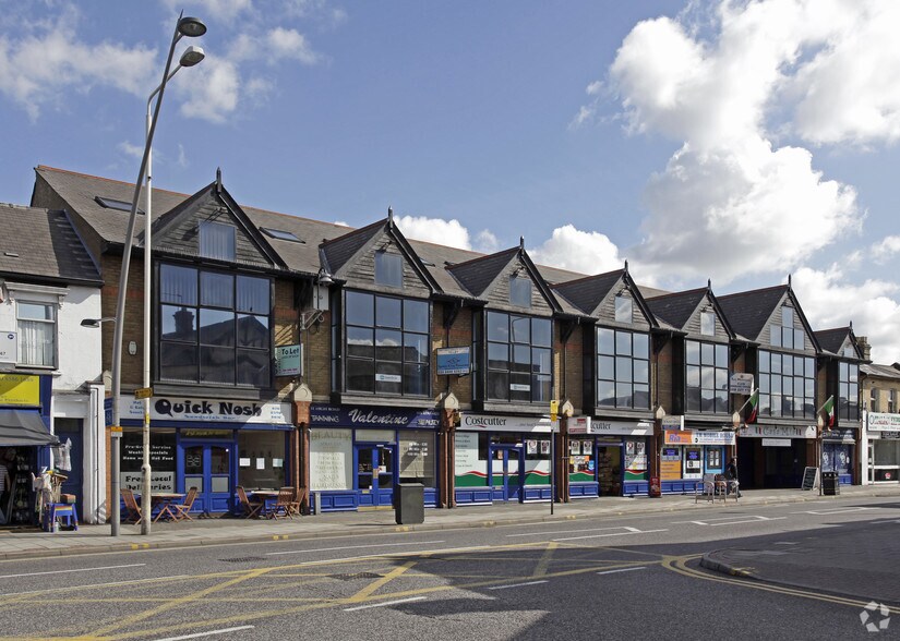 High Rd, Romford à louer - Photo du bâtiment - Image 3 de 10