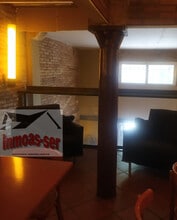 Retail in Barcelona, Barcelona for lease Interior Photo- Image 2 of 16
