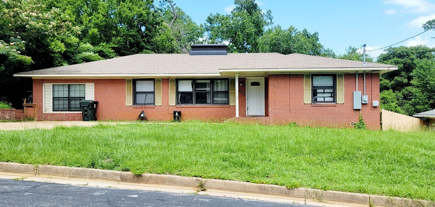 1404 Marian St, Tyler, TX for sale Primary Photo- Image 1 of 2