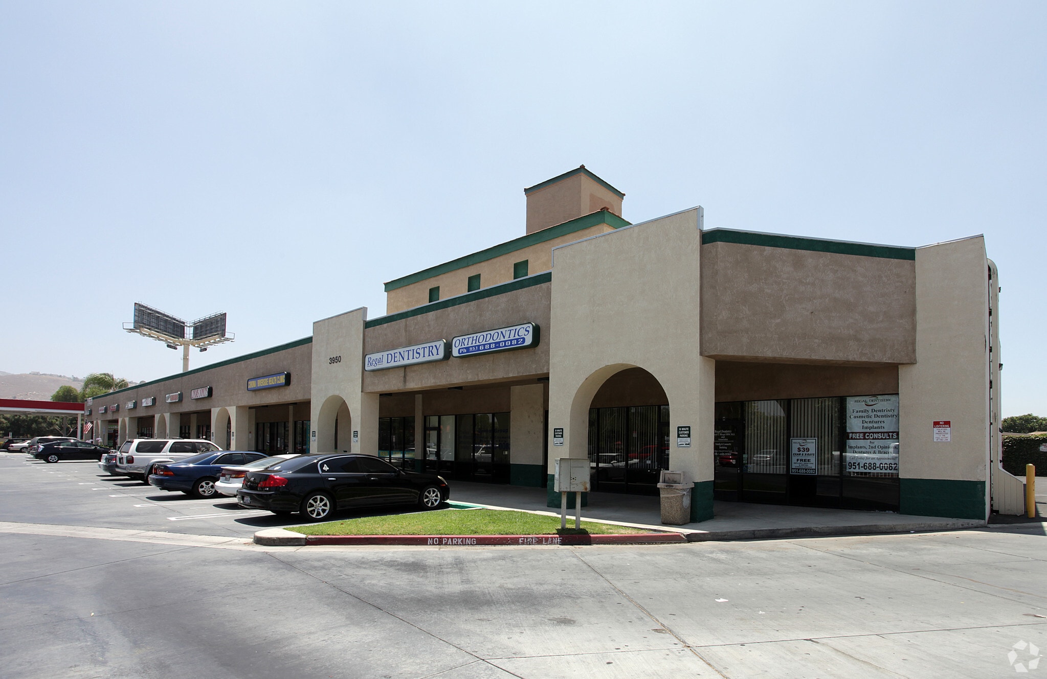 3950 Pierce St, Riverside, CA for lease Primary Photo- Image 1 of 5
