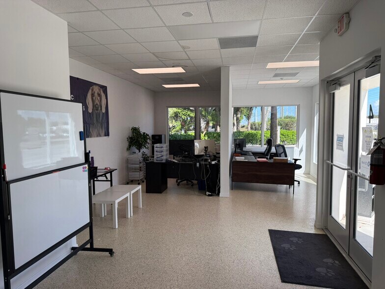 3020 Fairlane Farms Rd, Wellington, FL à louer - Photo du bâtiment - Image 2 de 8