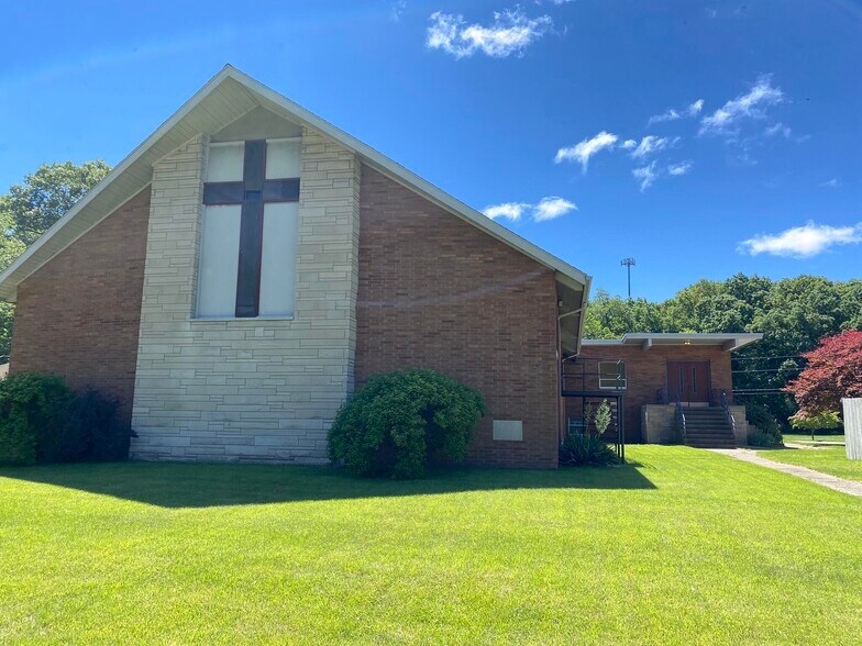 4274 W Dunes Hwy, Michigan City, IN à vendre - Photo du bâtiment - Image 2 de 26