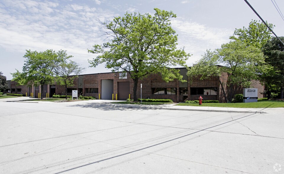 835-865 Bonnie Ln, Elk Grove Village, IL for lease - Building Photo - Image 1 of 6
