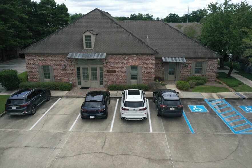 2161 Quail Run, Baton Rouge, LA à vendre - Photo du bâtiment - Image 2 de 22