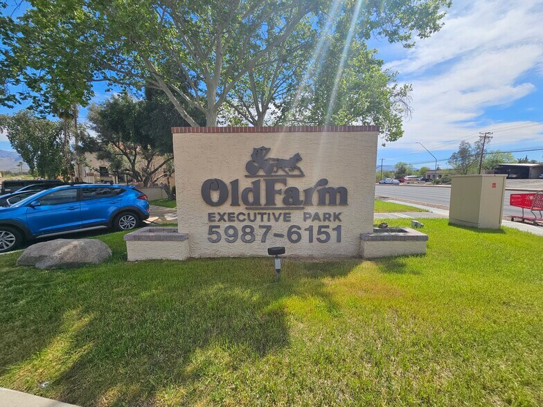 5997 E Grant Rd, Tucson, AZ à vendre - Photo du bâtiment - Image 3 de 12