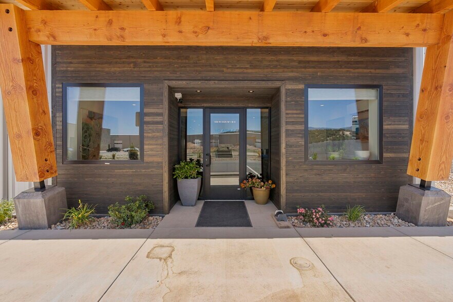 336 N 3325 W, Cedar City, UT à louer - Photo du bâtiment - Image 2 de 11