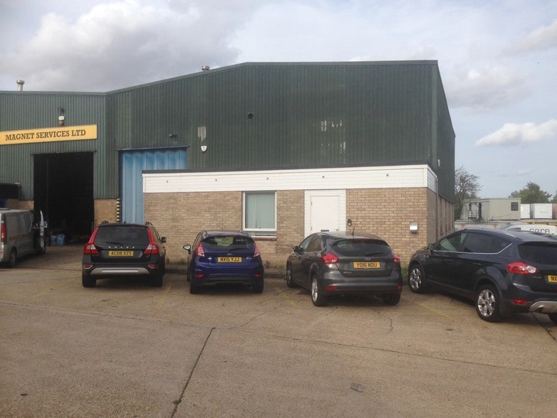 7-9 Moss Rd, Witham for lease - Building Photo - Image 2 of 2