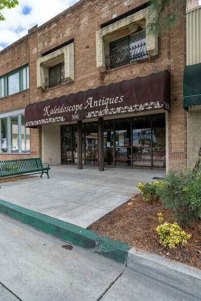 306 S Myrtle Ave, Monrovia, CA à louer - Photo du bâtiment - Image 2 de 15