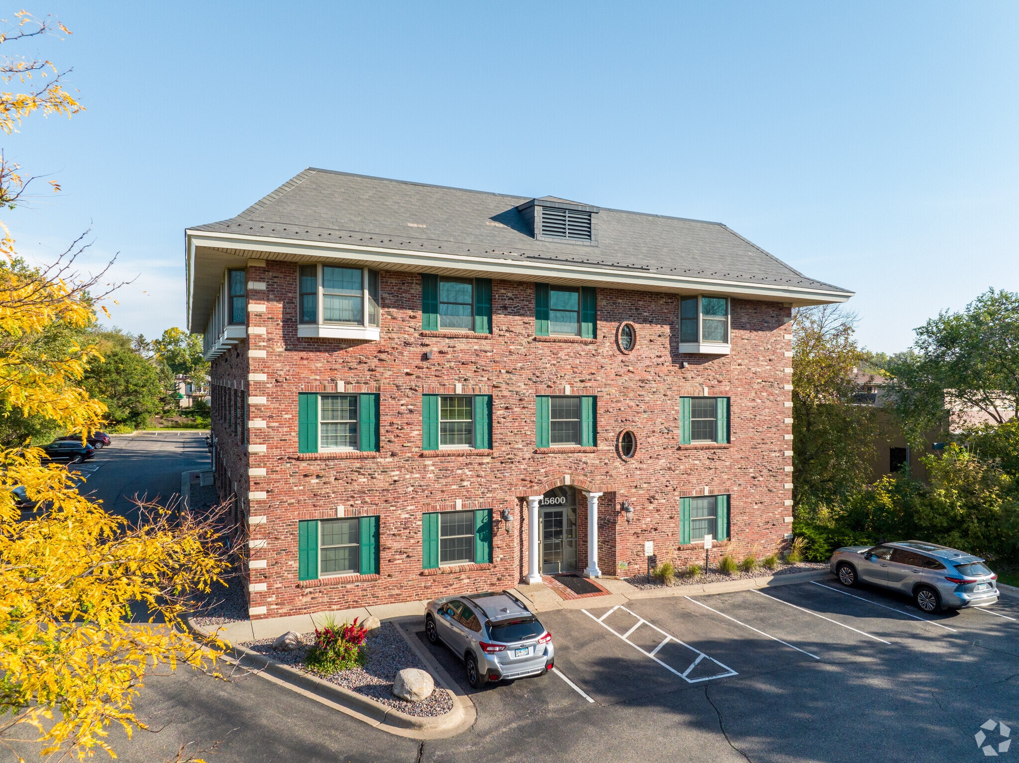 15600 Wayzata Blvd, Wayzata, MN à louer Photo du bâtiment- Image 1 de 8