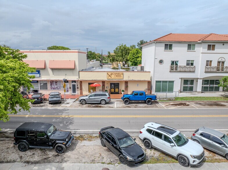 365 N Royal Poiciana Blvd, Miami Springs, FL à vendre - Photo du bâtiment - Image 2 de 12