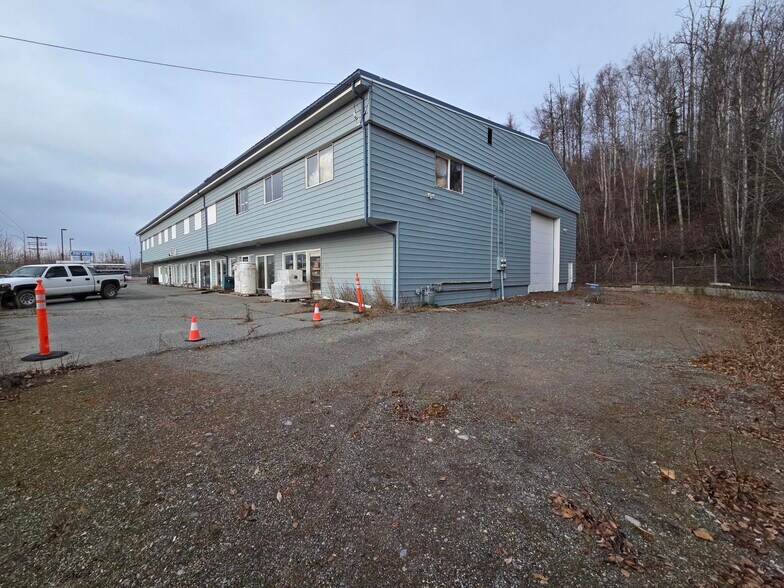 301 N Lucus Rd, Wasilla, AK à vendre - Photo du bâtiment - Image 2 de 5