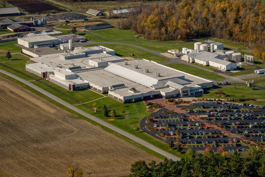 641 Ridge Rd, Chazy, NY à vendre - Photo du bâtiment - Image 2 de 13