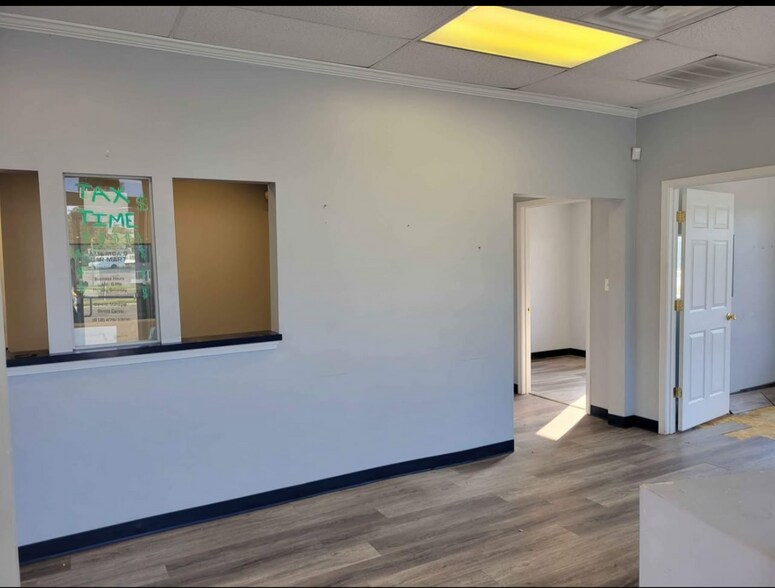 1223 E Riverside Dr, Evansville, IN à louer - Photo du bâtiment - Image 2 de 10