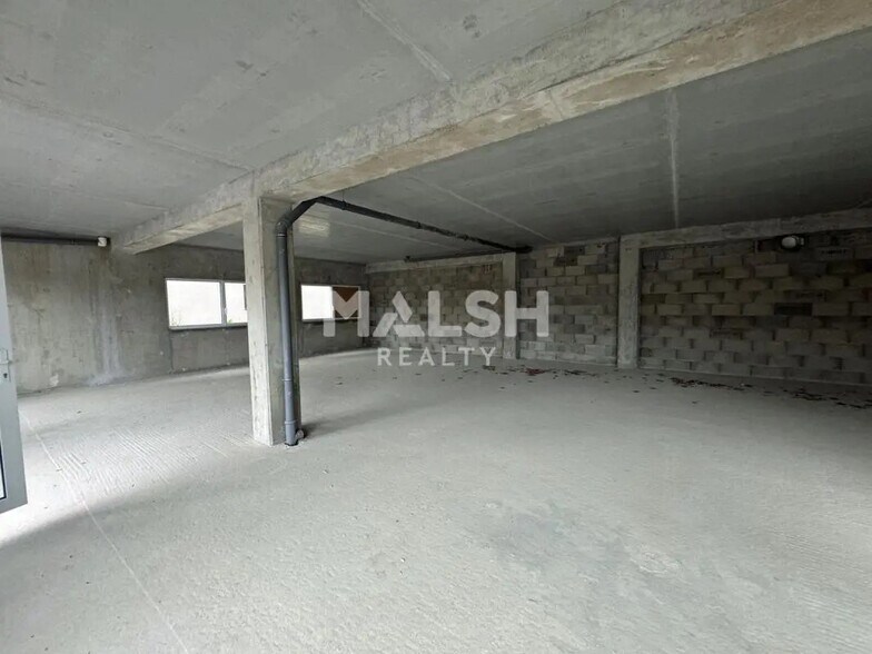 Office in Saint-Just-Saint-Rambert for lease - Interior Photo - Image 3 of 3