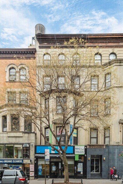 237 W 72nd St, New York, NY à vendre - Photo du bâtiment - Image 2 de 18